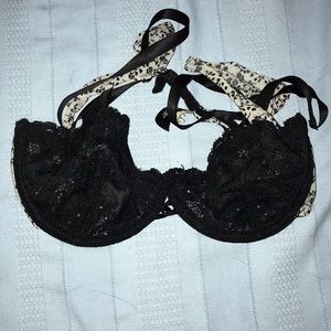 Aubade Paris black/white lace unlined balconet 32c